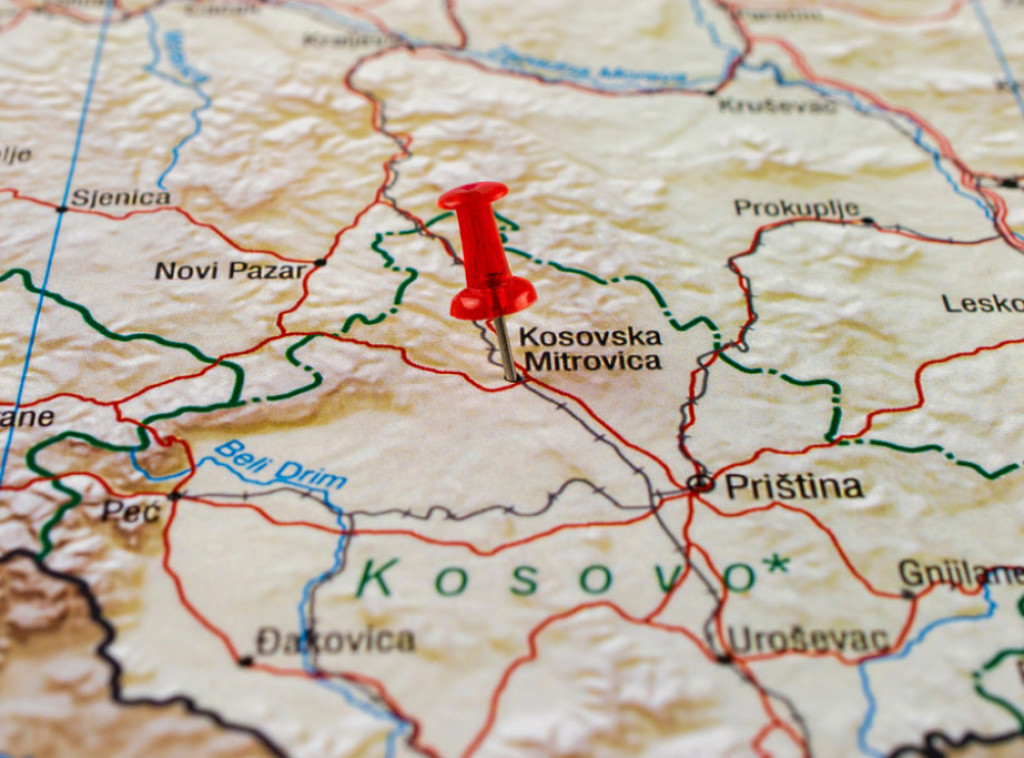 Grafiti tzv. OVK osvanuli na Dudinom Kršu kod Kosovske Mitrovice