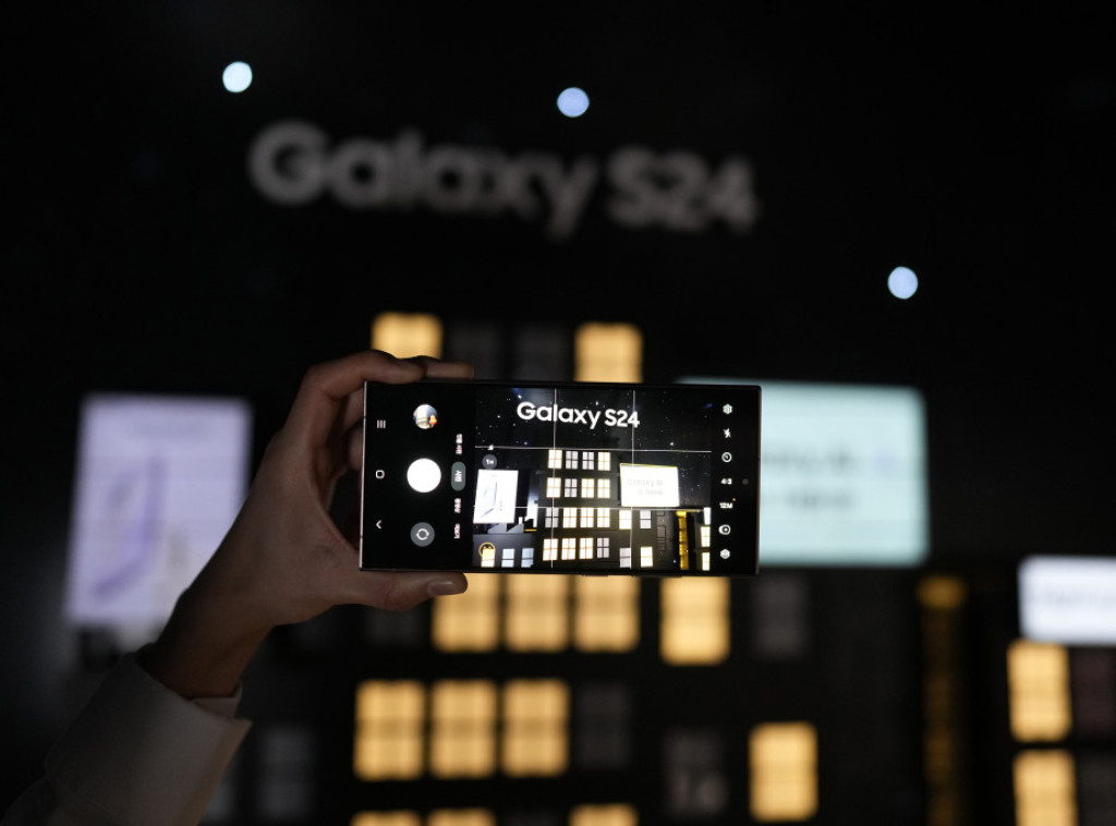 Samsung predstavio novi pametni telefon Galaxy S24 koji koristi AI tehnologiju