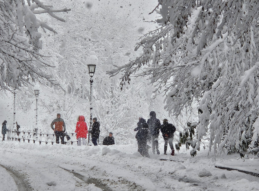 U Sloveniji obilne snežne padavine, do 45 centimetara snežnog pokrivača