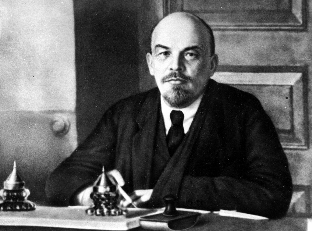 Kirgistan uklonio statuu Lenjina iz grada Oša koja je bila najviša u Srednjoj Aziji