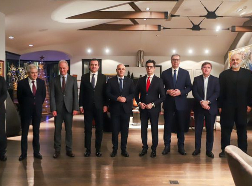 Vučić prisustvovao večeri sa liderima regiona uoči današnjeg sastanka u Skoplju