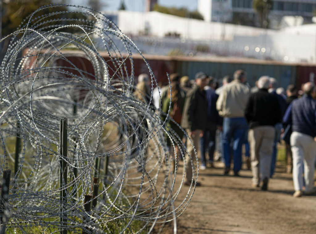 Vrhovni sud SAD dozvolio graničnim patrolama da uklone graničnu ogradu u Teksasu