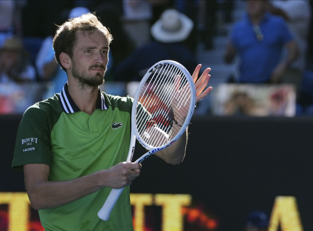 Medvedev preokretom do četvrtfinala mastersa u Parizu