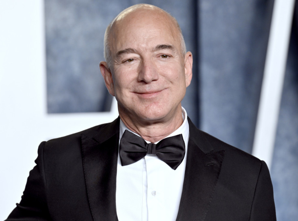 Džef Bezos ponovo prvi na listi milijardera, prestigao Maska