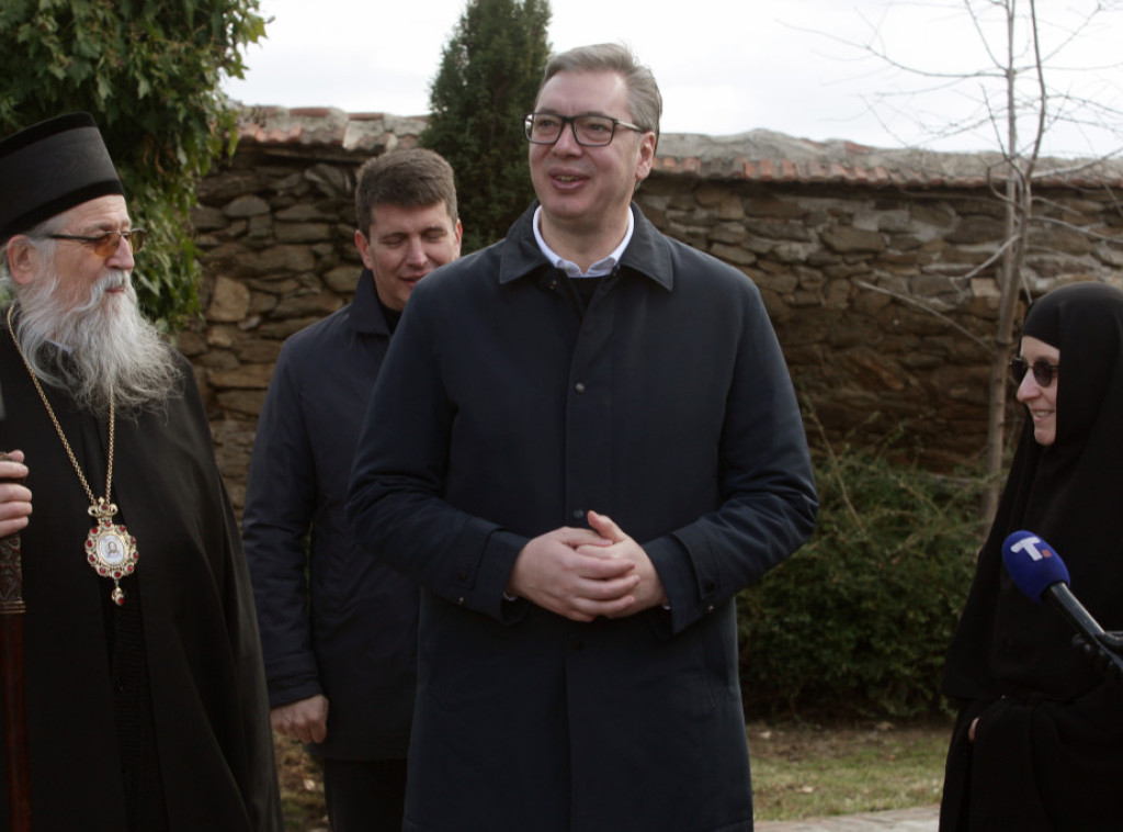 Vučić: Obilaziću manastire u narednim godinama i probati da im pomognem