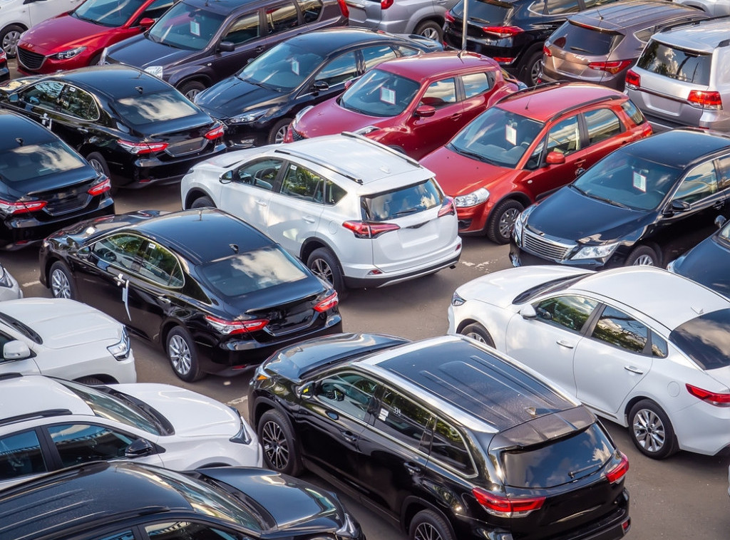 Prosečna cena polovnih automobila starosti do 20 godina u junu 12.047 evra