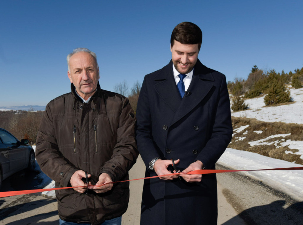 Ministar Đerlek otvorio saobraćajnicu na Pešteru
