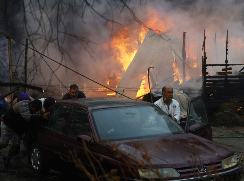 Čile: Najmanje 10 osoba nestalo u šumskim požarima, uvedena vanredna situacija