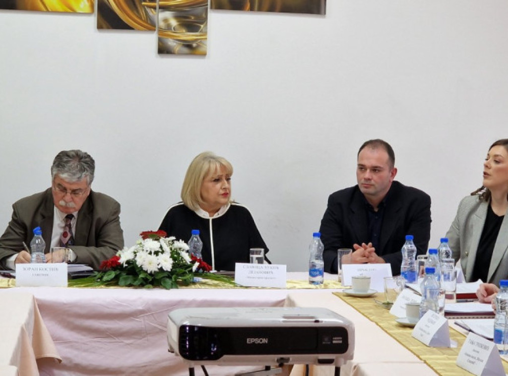 Đukić Dejanović u Prijepolju razgovarala sa direktorima škola o prevenciji nasilja