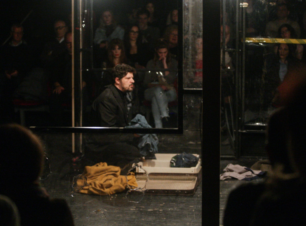 Održana beogradska premijera predstave "Top je bio vreo" NP Priština