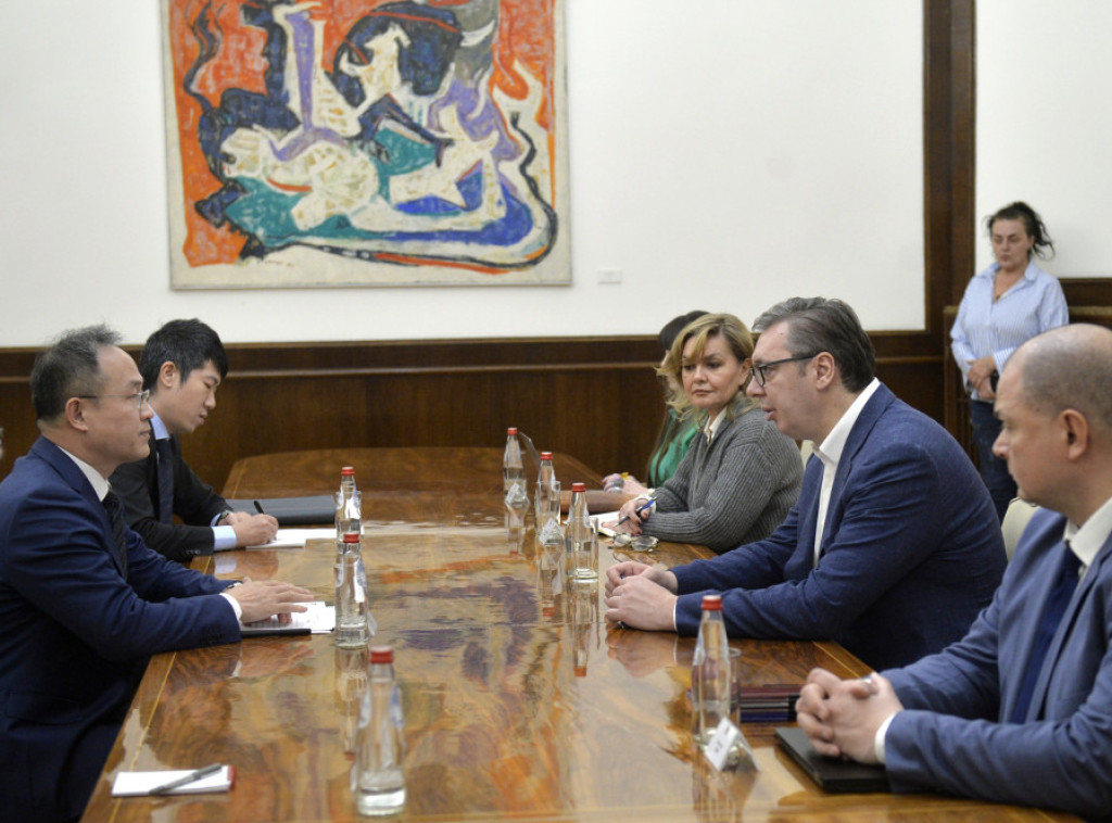 Vucic meets with Chinese ambassador