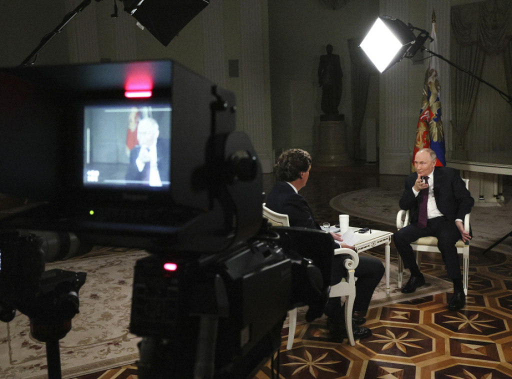Intervju Putina Karlsonu za devet sati imao više od 70 miliona pregleda