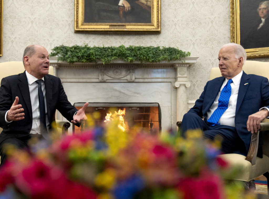 Bajden i Šolc pozvali američki Kongres da odblokira pomoć Ukrajini