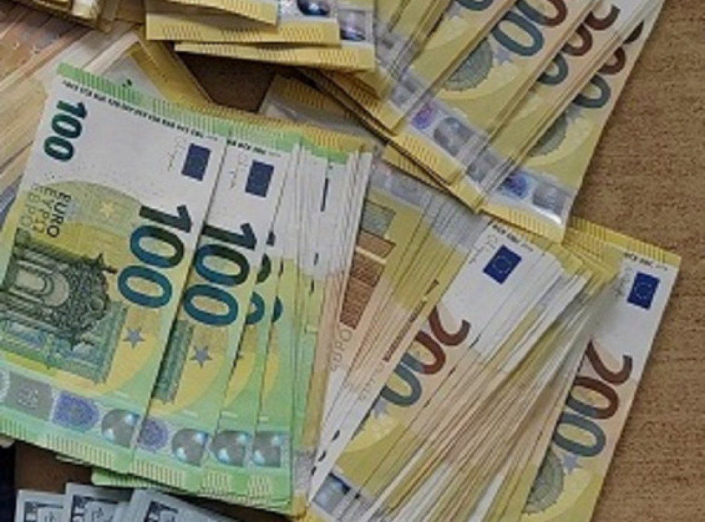 Carina: Otkriveno 130.000 evra i 5.500 dolara skrivenih u pelenama