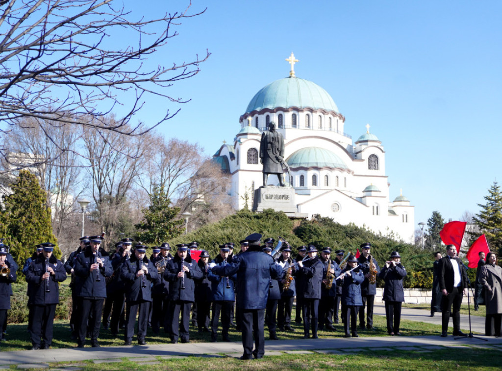 Nastup Orkestra policije kod Spomenika Karađorđu povodom Sretenja