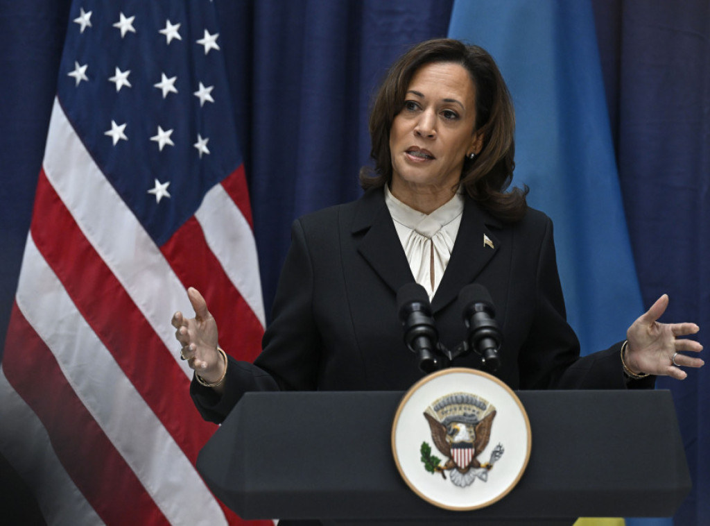 Potpredsednica SAD Kamala Haris: Američki narod ne bi prihvatio predsednika koji bi se poklonio diktatoru