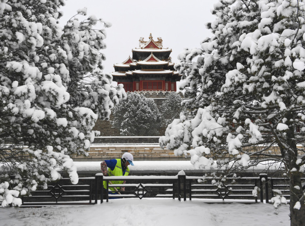 Peking pogodile jake snežne padavine, zatvoreni auto-putevi