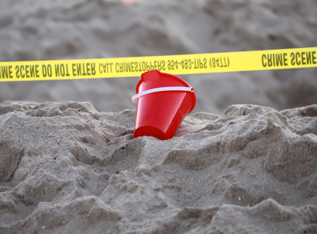 Florida: Deca kopala rupu na plaži, pesak se urušio u ubio devojčicu