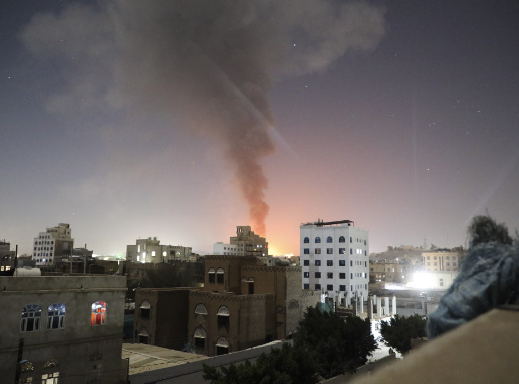 Huti gađali američki tanker, SAD i Velika Britanija raketirale glavni grad Jemena