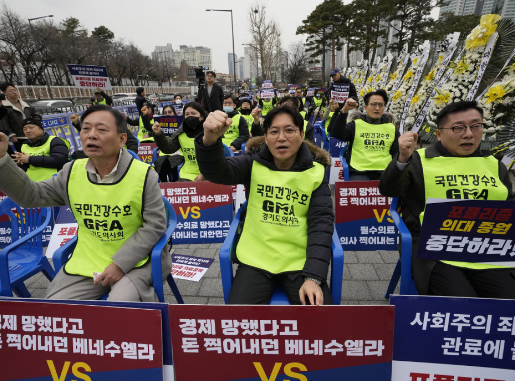 Južnokorejski lekari pripravnici i dalje u štrajku, vlada u Seulu preti kaznama