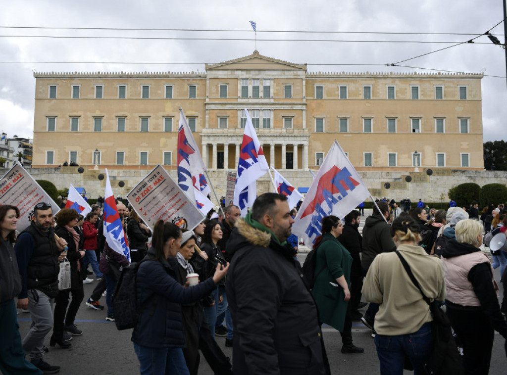 Grčki radnici u javnom sektoru štrajkuju na godišnjicu velike železničke nesreće