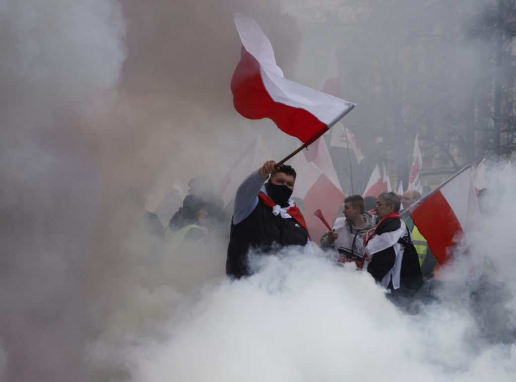 Poljski poljoprivrednici sukobili se sa policijom u Varšavi