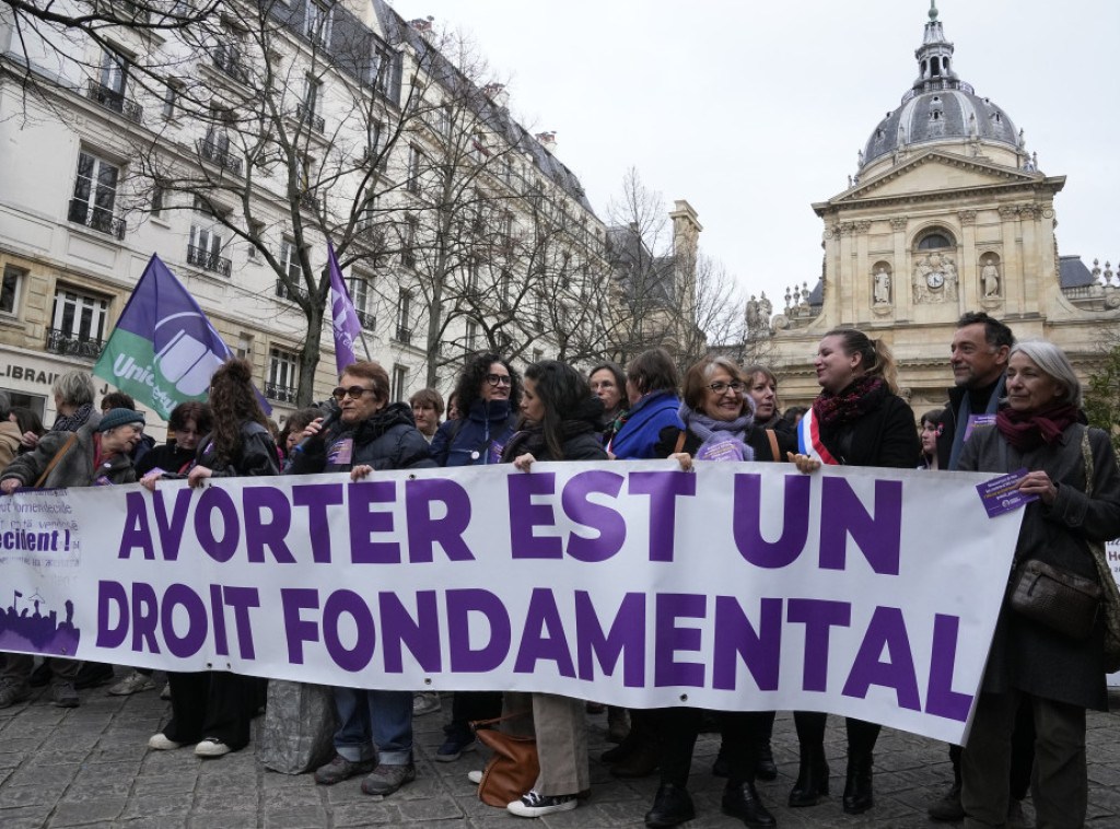 Stručnjaci o odluci Francuske o abortusu: Civilizacijsko dostignuće ili ne?