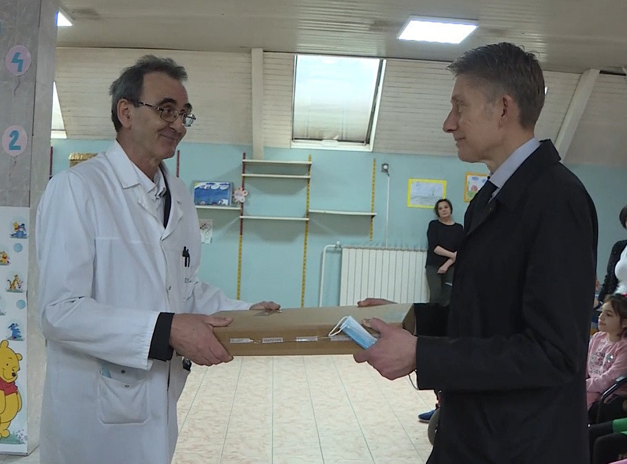 Martinović obišao Kliniku za rehabilitaciju "Dr Miroslav Zotović" i uručio donacije