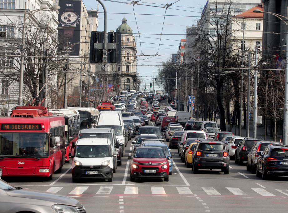 Velike gužve u saobraćaju, najveći zastoj oko Skupštine, na Gazeli i mostu na Adi