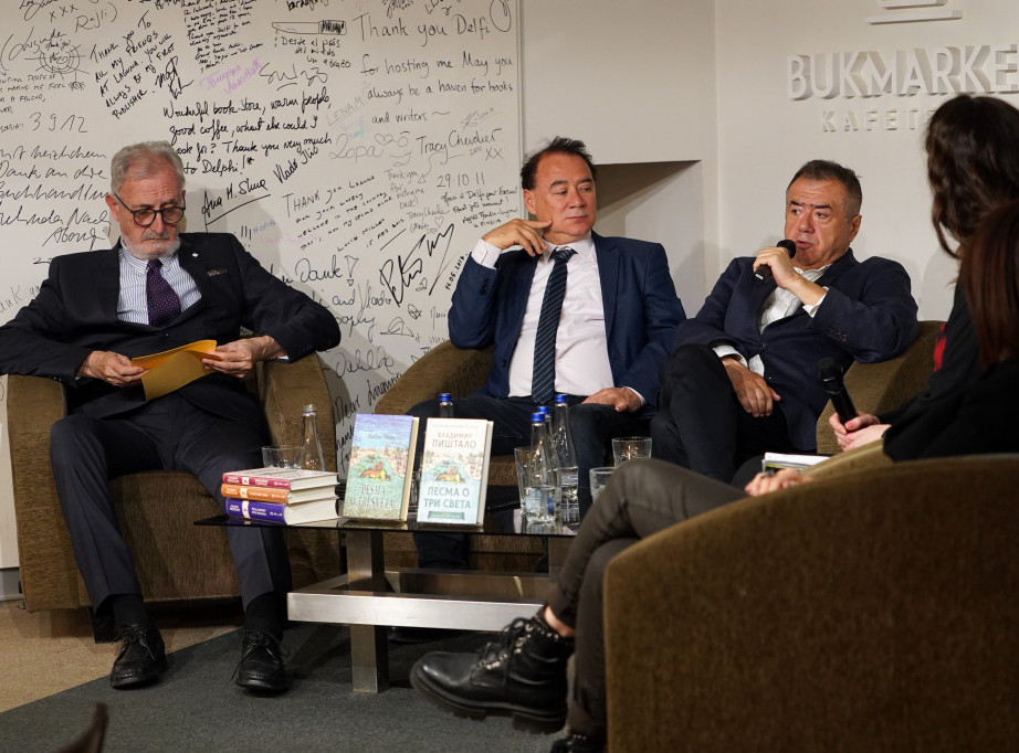 Održana promocija romana "Pesma o tri sveta" Vladimira Pištala