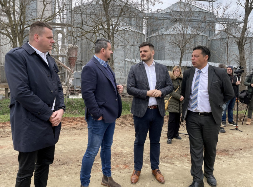 Pokrajinski sekretar za regionalni razvoj obišao radove na opremanju industrijske zone u Novom Bečeju