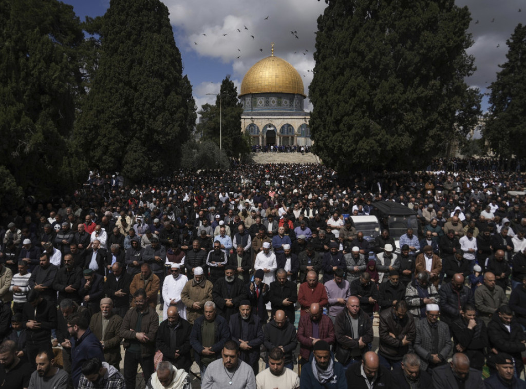 Oko 80.000 Palestinaca posetilo džamiju Al-Aksa