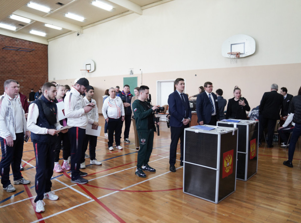 Ruski izbori: Na biračkom mestu u Beogradu do sada glasalo više od 1.000 Rusa