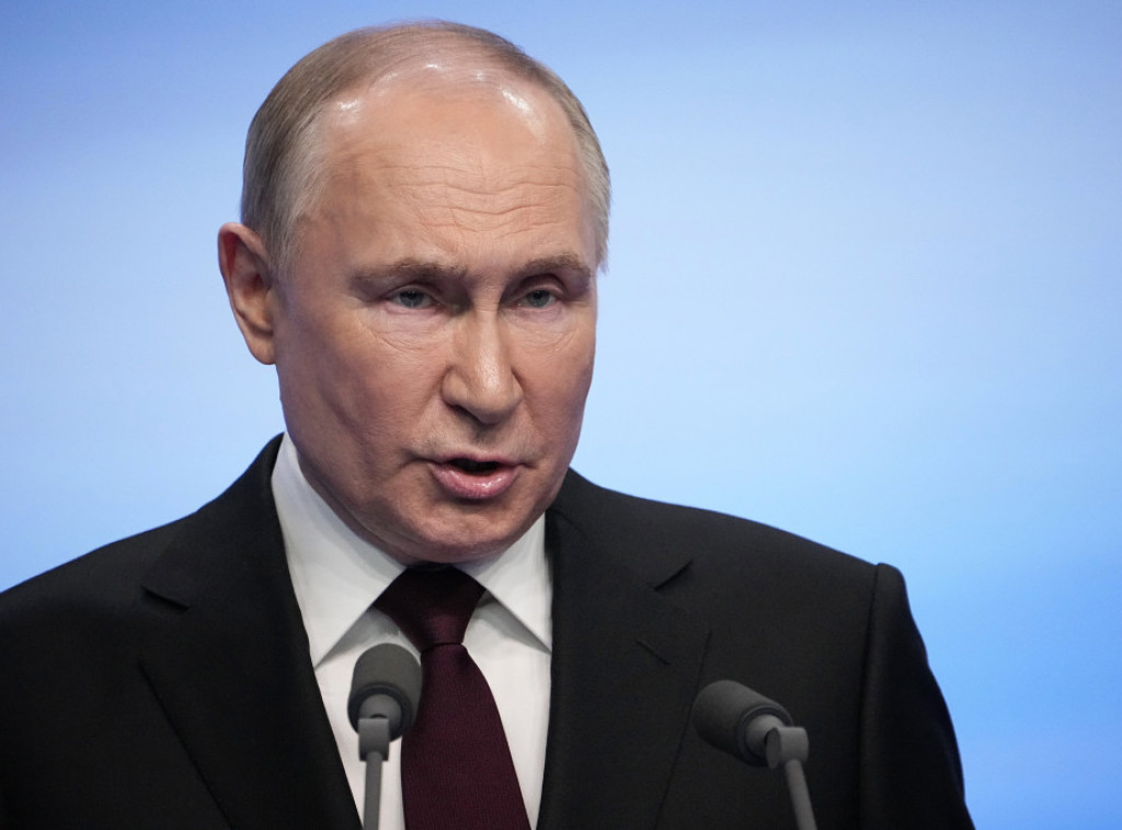 Putin: Zapadne trupe u Ukrajini mogle bi da dovedu svet na ivicu trećeg svetskog rata