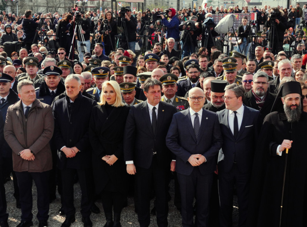 Gašić: Naša je obaveza da čuvamo sećanje na junake koji su branili našu zemlju