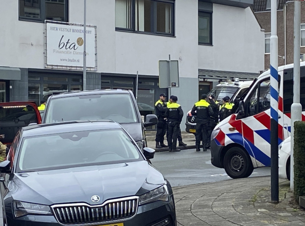 U kafiću u gradu Ede u Holandiji kriza sa taocima, evakuisano 150 domova