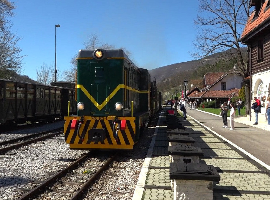 Počela letnja sezona voza Nostalgija na Šarganskoj osmici