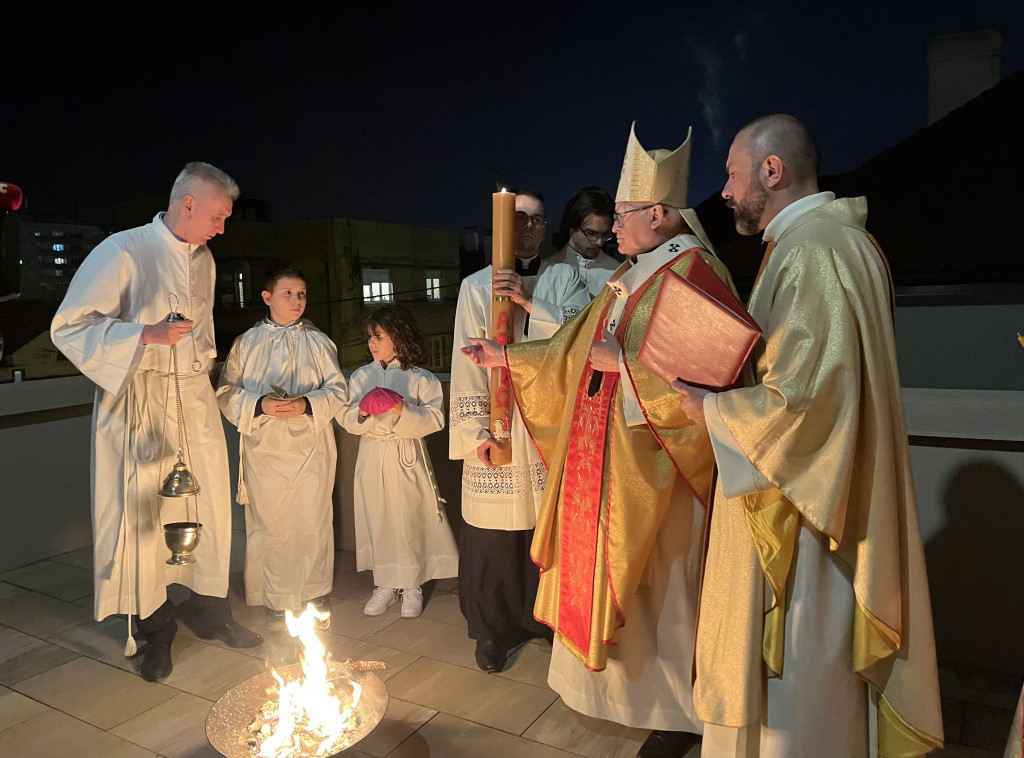 Nadbiskup Nemet predvodio misu Uskrsnog bdenja u Beogradu