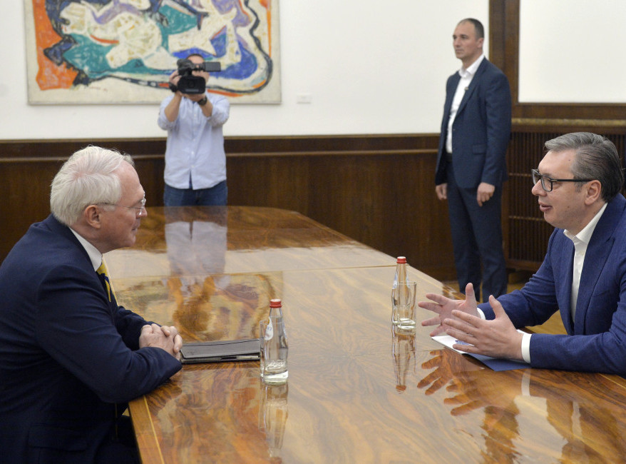 Predsednik Vučić sastao se sa američkim ambasadorom Kristoferom Hilom