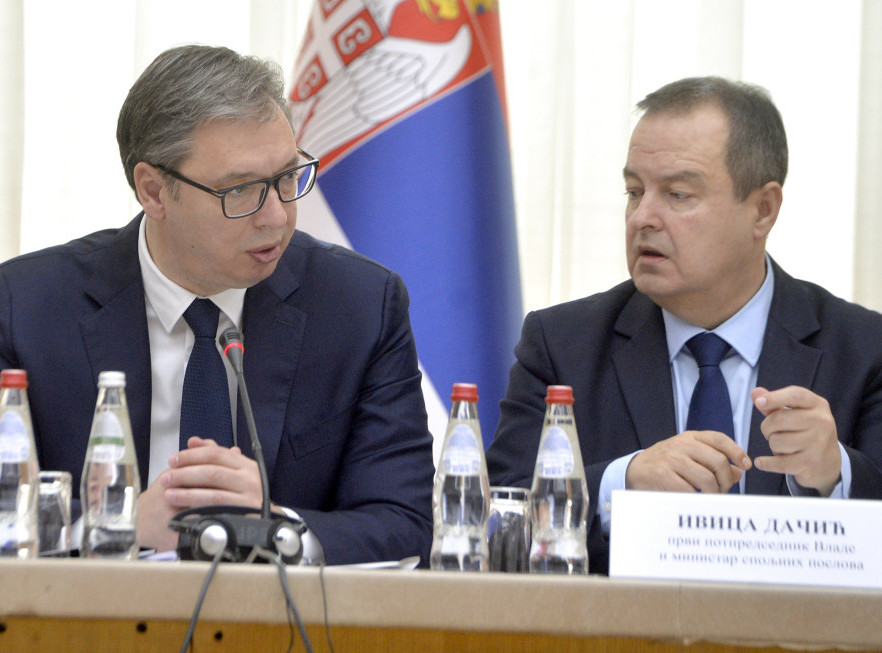 Vučić: Dačić izlazi iz bolnice, hvala lekarima koji su brinuli o njemu