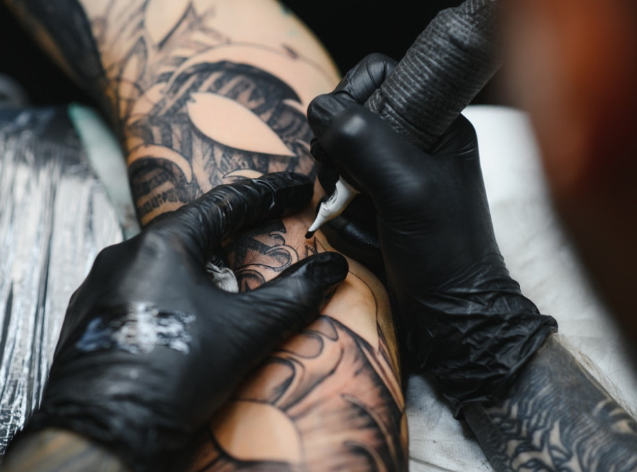 Britanki sa 800 tetovaža na telu zabranjen ulazak u crkvu