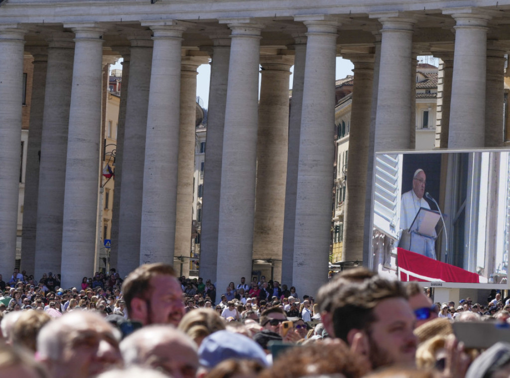 Vatikan odbacio promenu pola, surogat roditeljstvo i teoriju roda