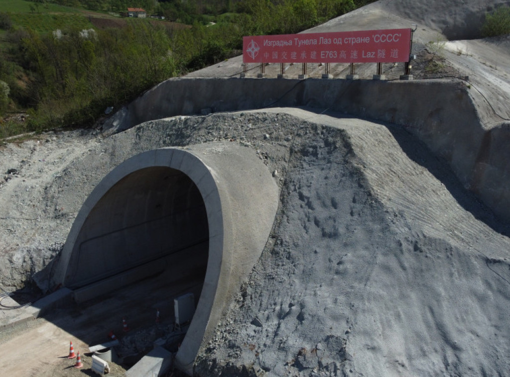 Zoran Drobnjak: U toku završni radovi na tunelu Laz, asfaltirano pola tunela u obe cevi