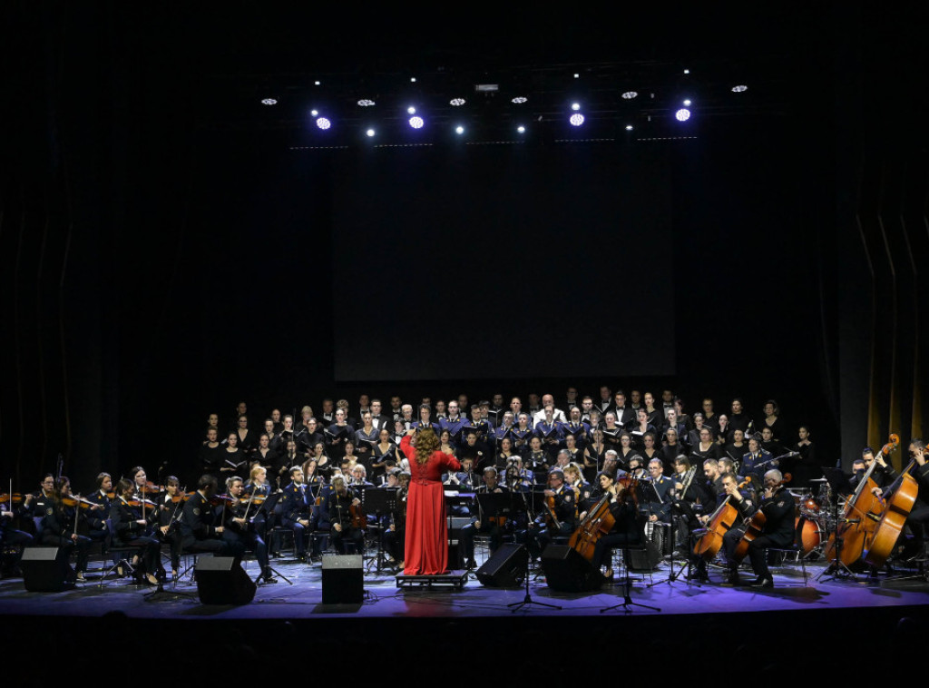 Ansambl "Binički" publici poklanja koncert povodom Dana Vojske Srbije