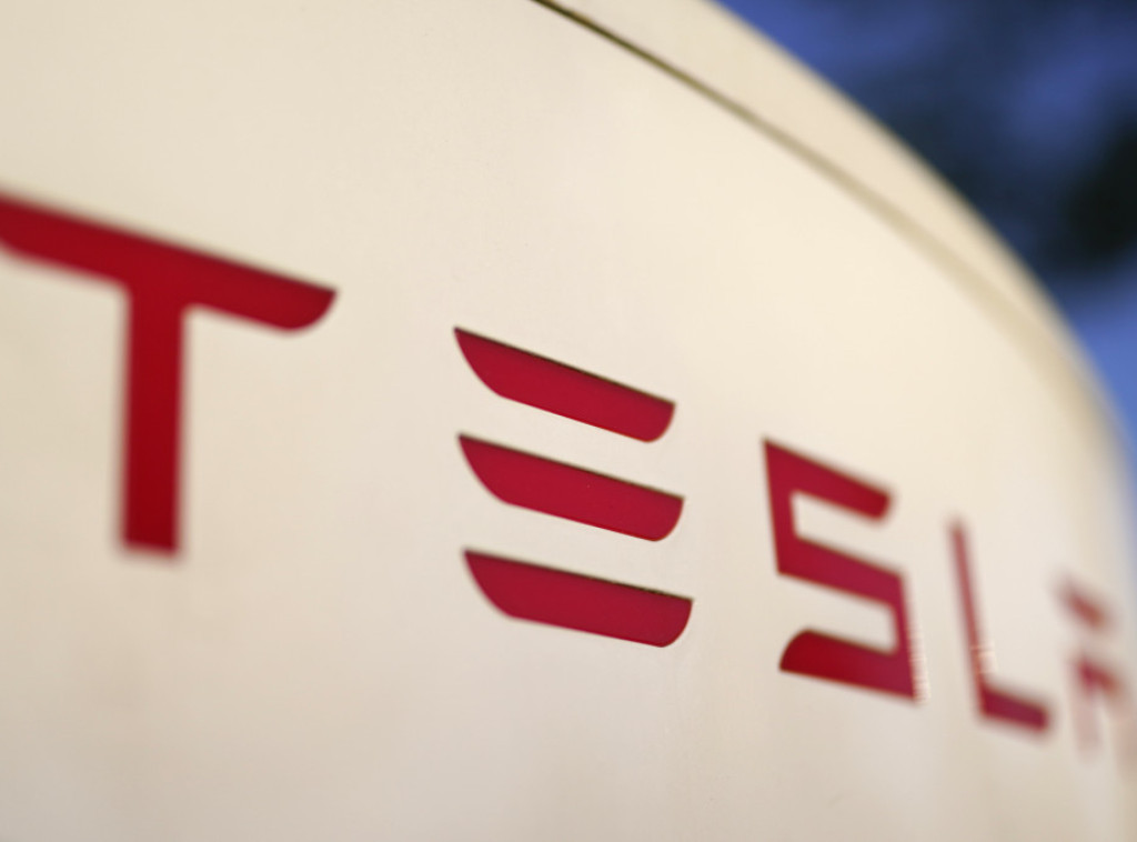Kompanija Tesla otpustiće više od 10 odsto svoje globalne radne snage