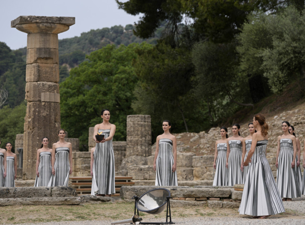 U drevnoj Olimpiji upaljen olimpijski plamen, do 26. aprila biće u Grčkoj