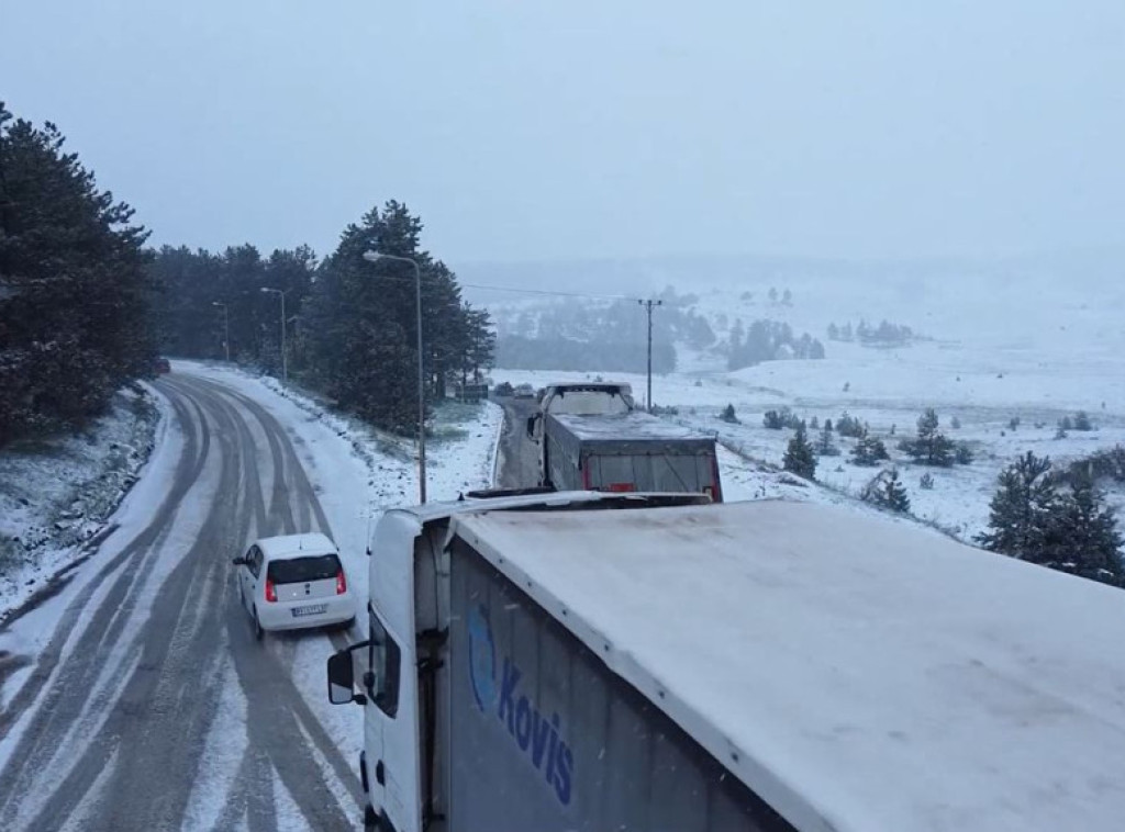 Putevi Srbije apelovali na vozače da budu oprezni zbog najavljenih snežnih padavina