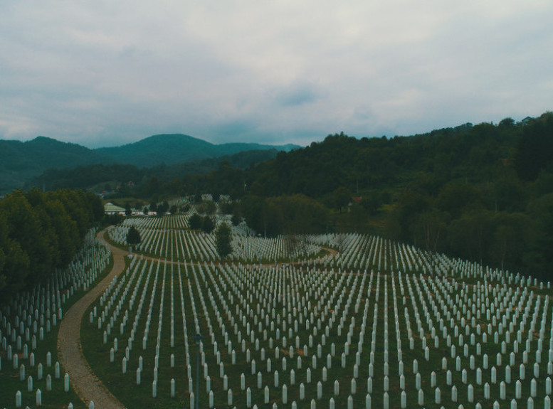 Jelena Guskova: Zapad želi ponovo da ponizi Srbe, važno je da srpski narod objasni šta se dogodilo u Srebrenici