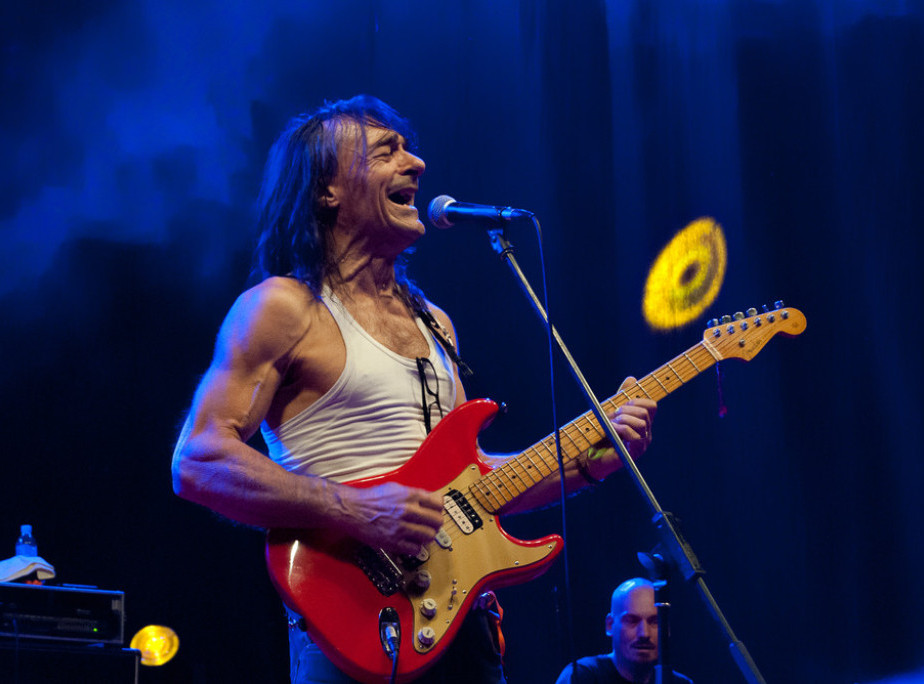 Dado Topić obeležio 60 godina karijere prvim koncertom u MTS dvorani