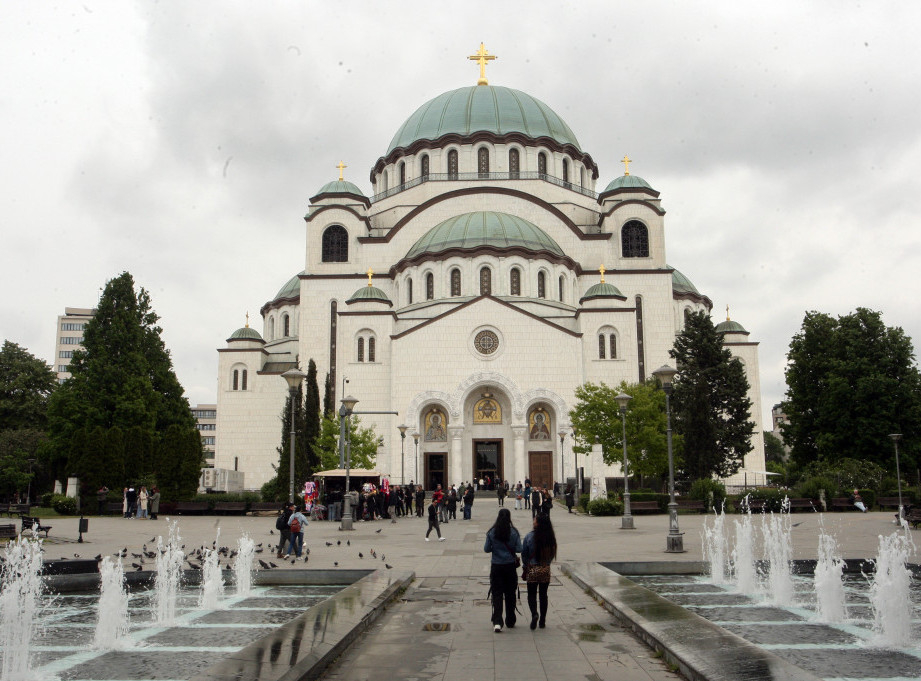Učenici vukovarske Tehničke škole Nikola Tesla danas posetili hram Svetog Save